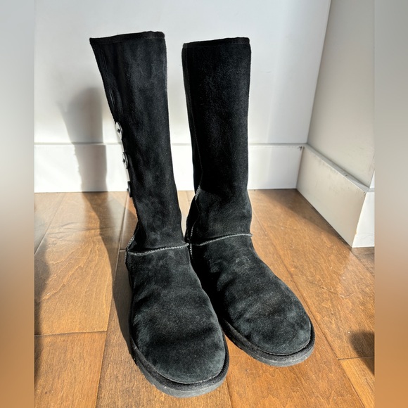 UGG Boots - Picture 11 of 12